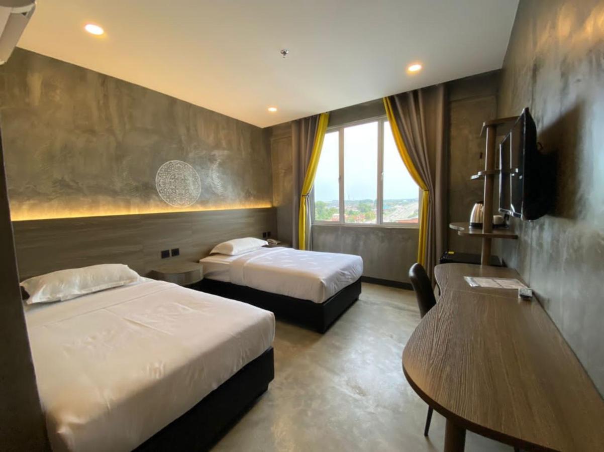 Sri Indar Hotel & Suites Parit Buntar Zewnętrze zdjęcie