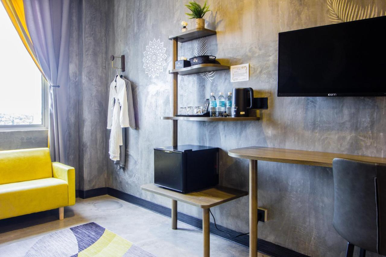 Sri Indar Hotel & Suites Parit Buntar Zewnętrze zdjęcie