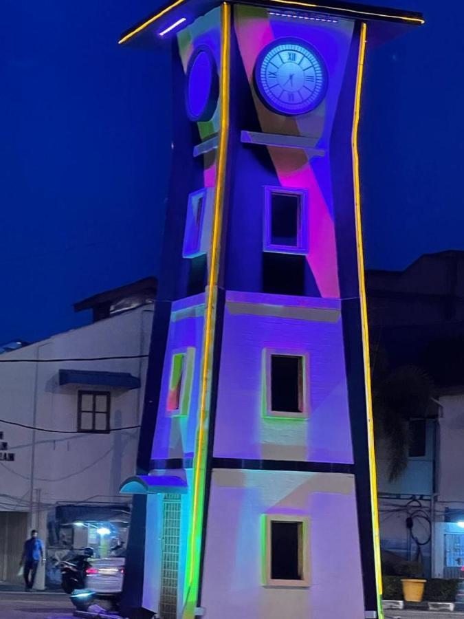 Sri Indar Hotel & Suites Parit Buntar Zewnętrze zdjęcie