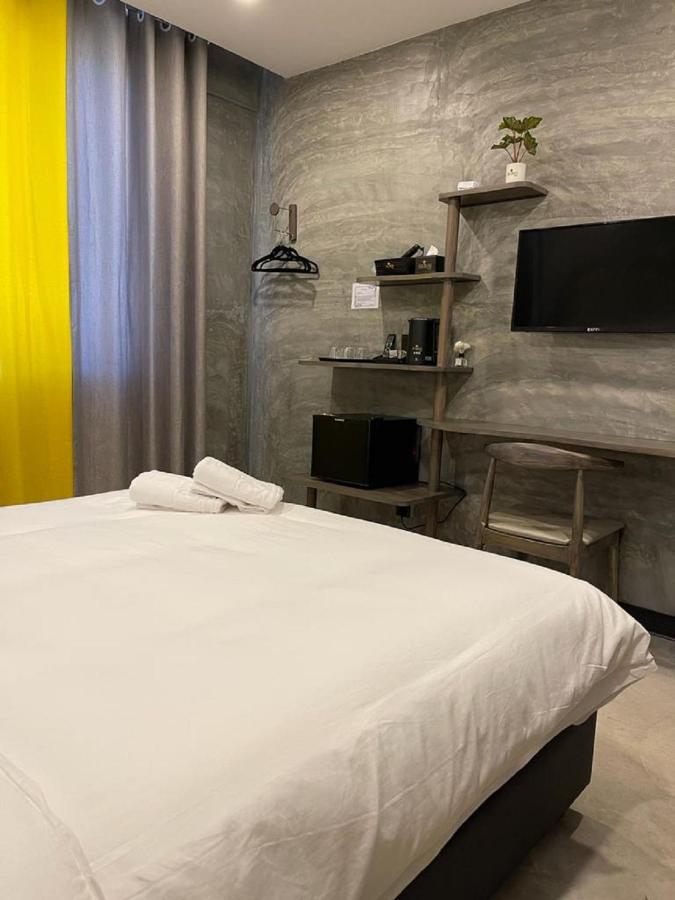 Sri Indar Hotel & Suites Parit Buntar Zewnętrze zdjęcie