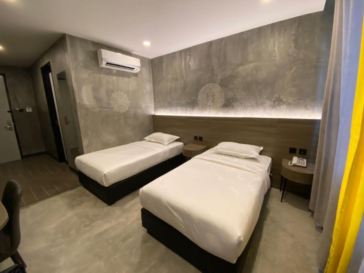 Sri Indar Hotel & Suites Parit Buntar Zewnętrze zdjęcie