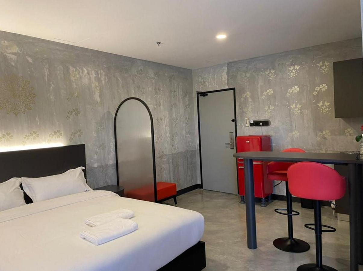 Sri Indar Hotel & Suites Parit Buntar Zewnętrze zdjęcie
